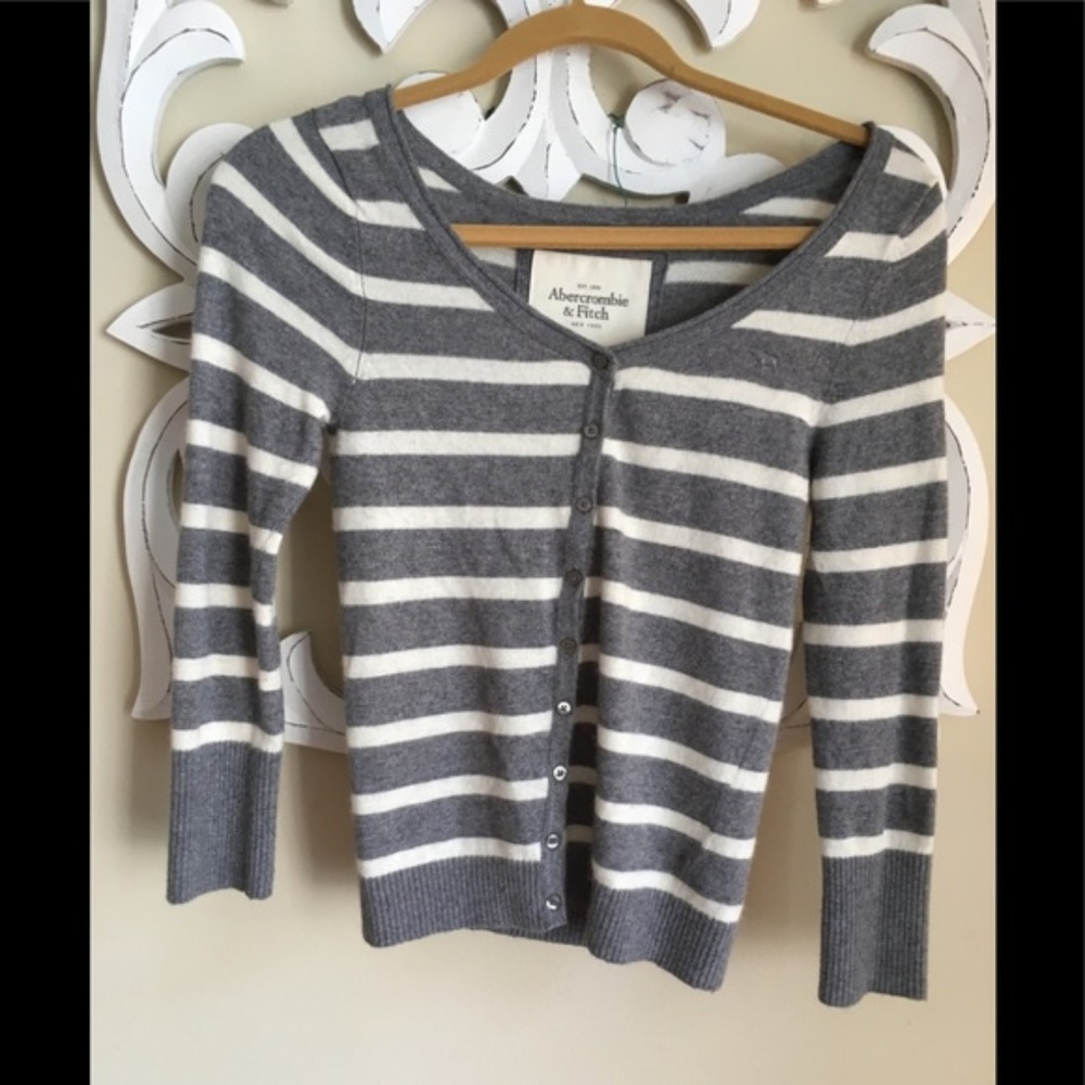 Abercrombie & Fitch Button Cardigan Gray EUC